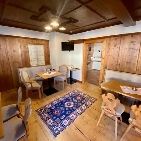 Feine Guest house *