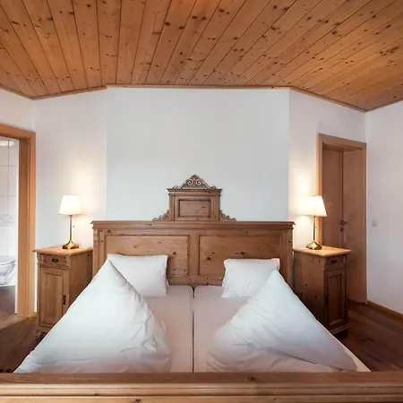 Feine Guest house 3*