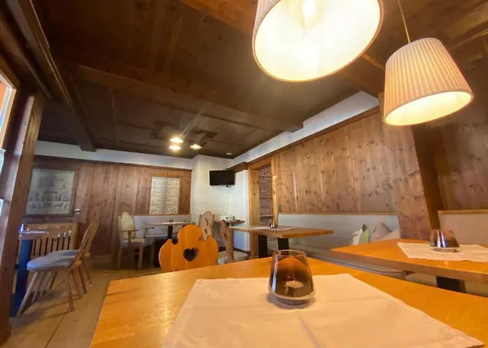 Feine アルテンマルクト・イム・ポンガウ