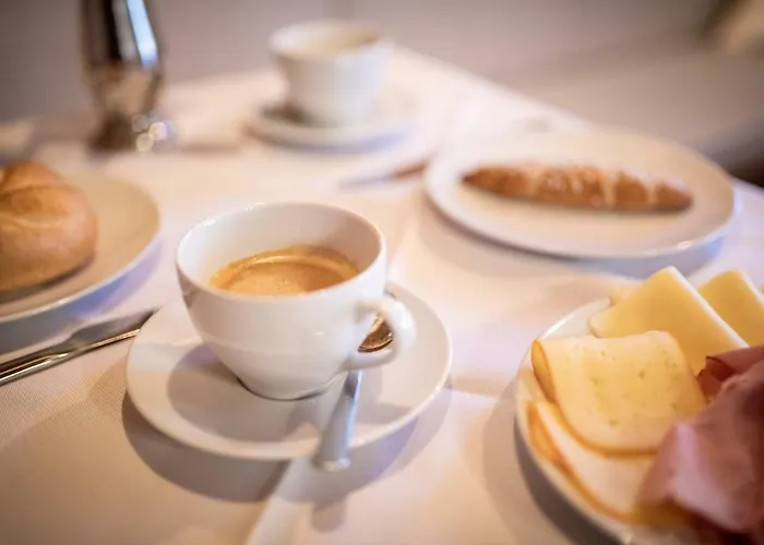 ゲストハウス Feine 3*